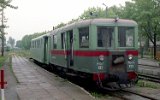 Der Triebwagen MBd1-133 Richtung Sztutowo in Nowy Dwr Gdaski (Tiegenhof) am 08. September 1992