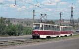 Magnitogorsk: ber die Ural-Brcke kommt diese Bahn am 16.06. 1995 aus Asien nach Europa.