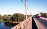 Die Brcke ber den Ural: Am 09.06.1995 fhrt diese Straenbahn von Asien nach Europa.