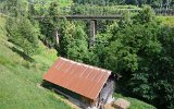 Die Zgraggentalbrcke erhielt 1968 einen dreifeldrigen Trger aus Stahlbetonbalken, der auf den gemauerten Pfeilern von 1882 + 1893 ruht. (06.07.2106)