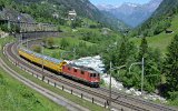 Der tgliche Postzug an der Kurve vor dem Wattinger Tunnel am 10.06.2016