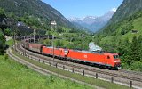 Die bekannte Kurve vor dem Wattinger Tunnel mit dem bekannten OP Kirche Wassen am 10.06.2016