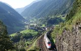 Blick vom Mhletunnel auf Wassen mit der Kirche am 24.09.2016 : 16094Wassen